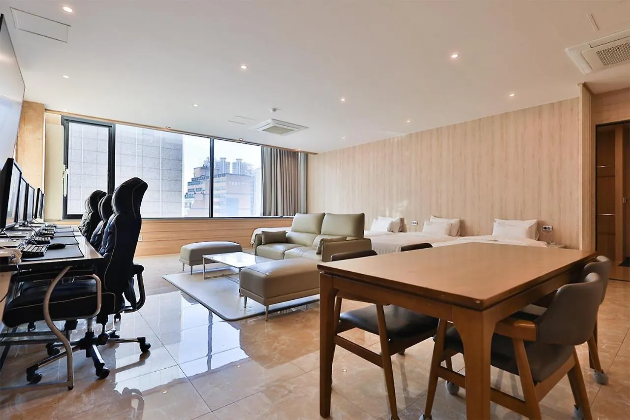 Seomyeon Ib Hotel Busan 3*,
