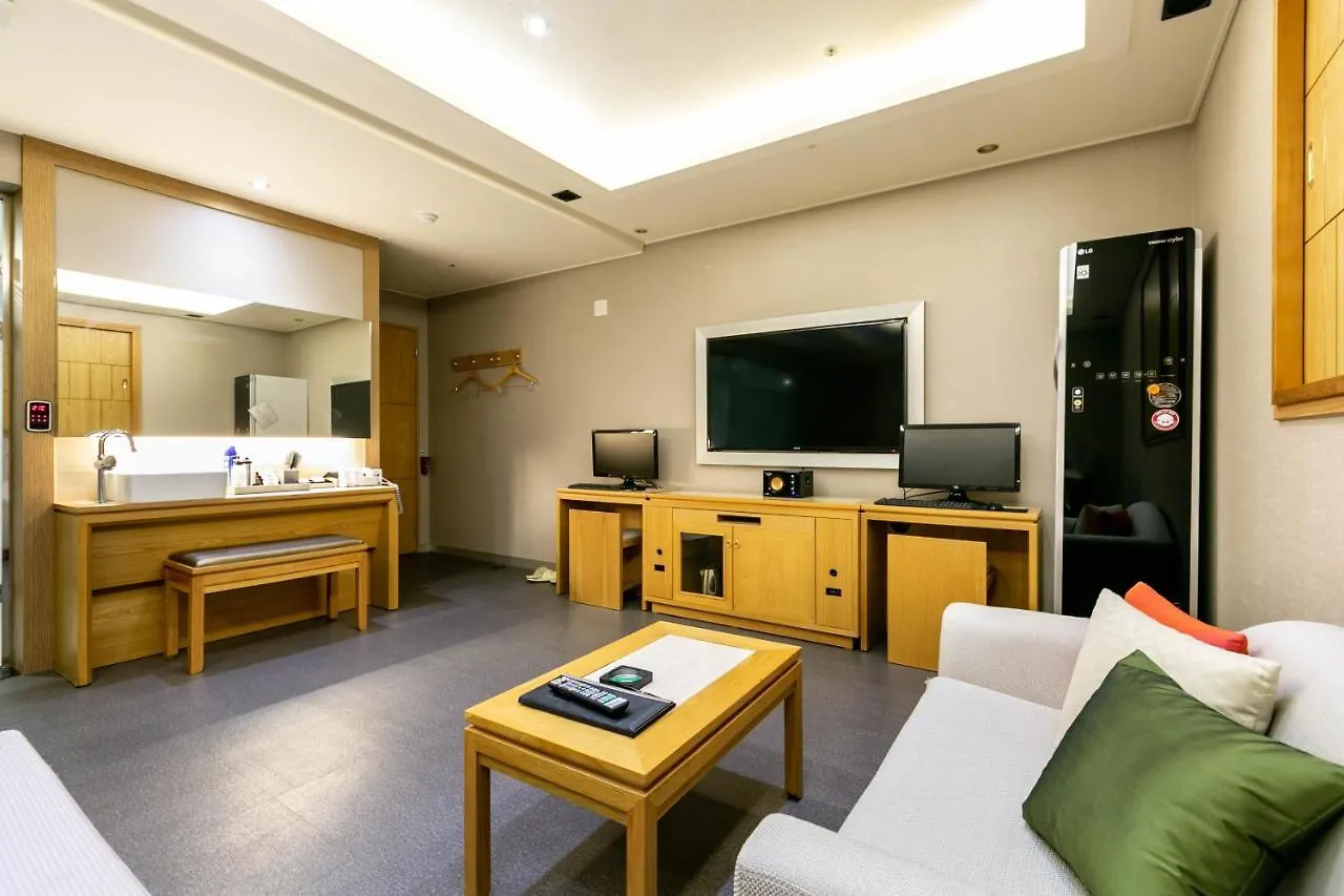 Seomyeon Ib Hotel Busan 3*,